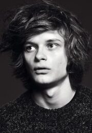 Charlie Tahan